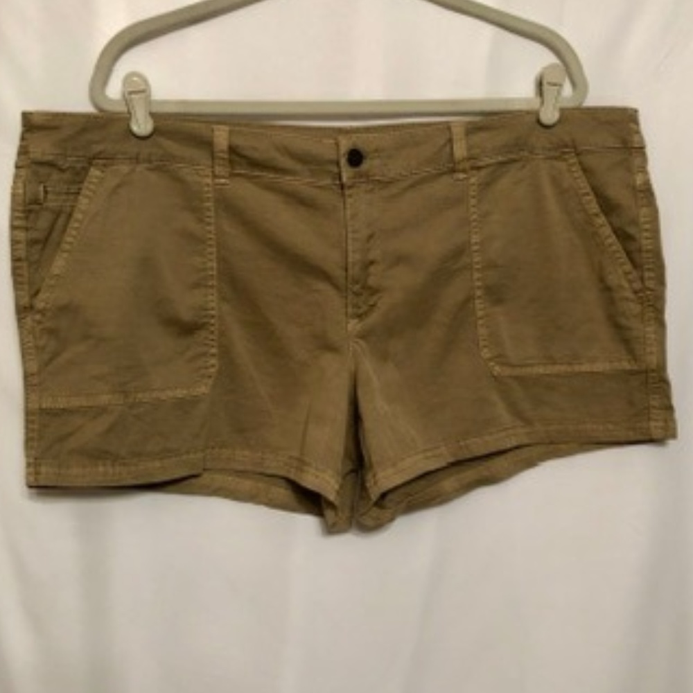 Mid-Rise Midi Khaki Shorts